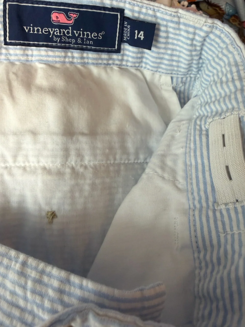 Vineyard vines boys size 14 Blue striped seersucker  Embroidered Whale Shorts